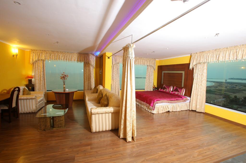 เดอะกุยลอนบีชโฮเต็ลแอนด์คอนเวนชั่นเซ็นเตอร์ Hotel โกลลัม ภายนอก รูปภาพ