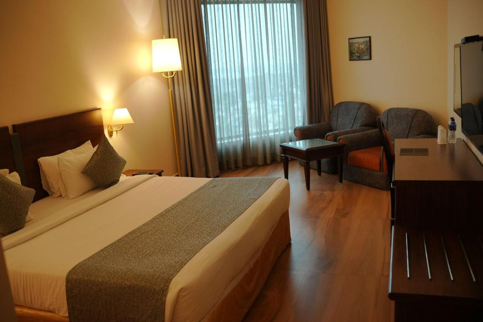 เดอะกุยลอนบีชโฮเต็ลแอนด์คอนเวนชั่นเซ็นเตอร์ Hotel โกลลัม ภายนอก รูปภาพ