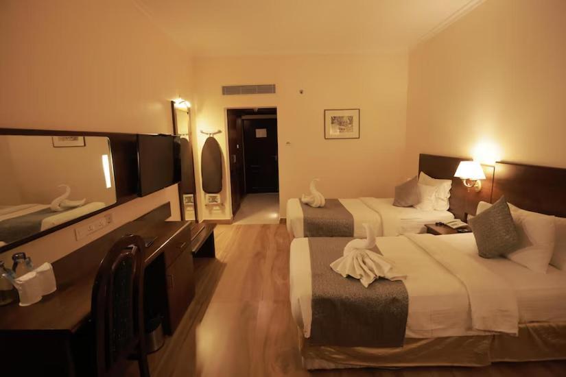 เดอะกุยลอนบีชโฮเต็ลแอนด์คอนเวนชั่นเซ็นเตอร์ Hotel โกลลัม ภายนอก รูปภาพ