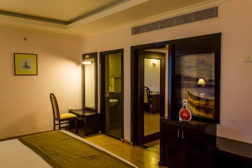 เดอะกุยลอนบีชโฮเต็ลแอนด์คอนเวนชั่นเซ็นเตอร์ Hotel โกลลัม ภายนอก รูปภาพ