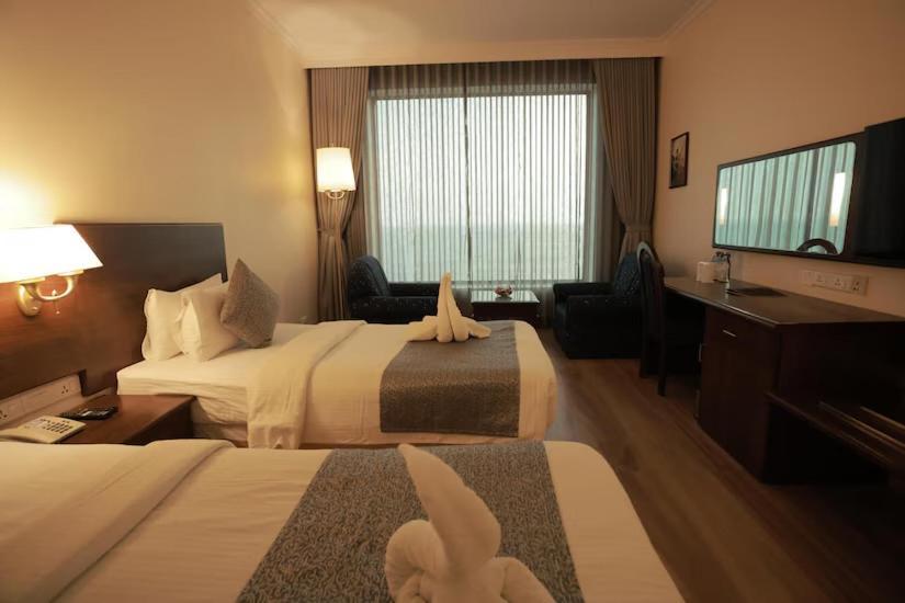 เดอะกุยลอนบีชโฮเต็ลแอนด์คอนเวนชั่นเซ็นเตอร์ Hotel โกลลัม ภายนอก รูปภาพ