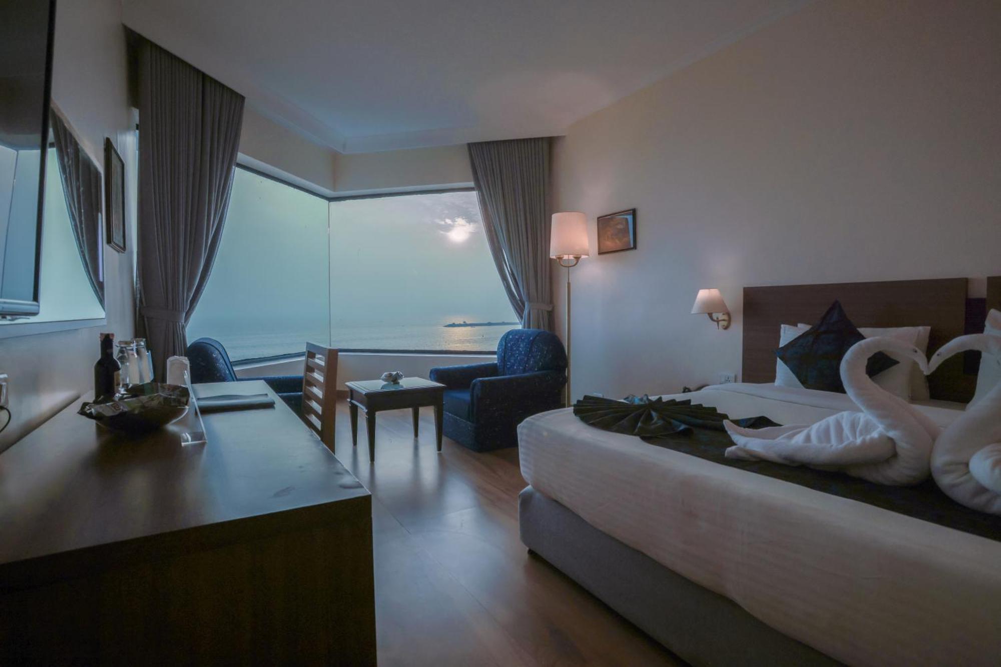 เดอะกุยลอนบีชโฮเต็ลแอนด์คอนเวนชั่นเซ็นเตอร์ Hotel โกลลัม ภายนอก รูปภาพ