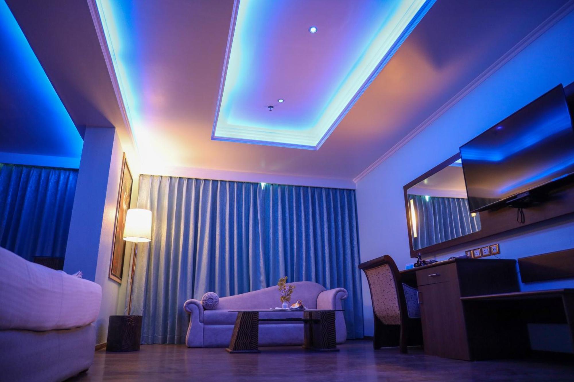 เดอะกุยลอนบีชโฮเต็ลแอนด์คอนเวนชั่นเซ็นเตอร์ Hotel โกลลัม ภายนอก รูปภาพ