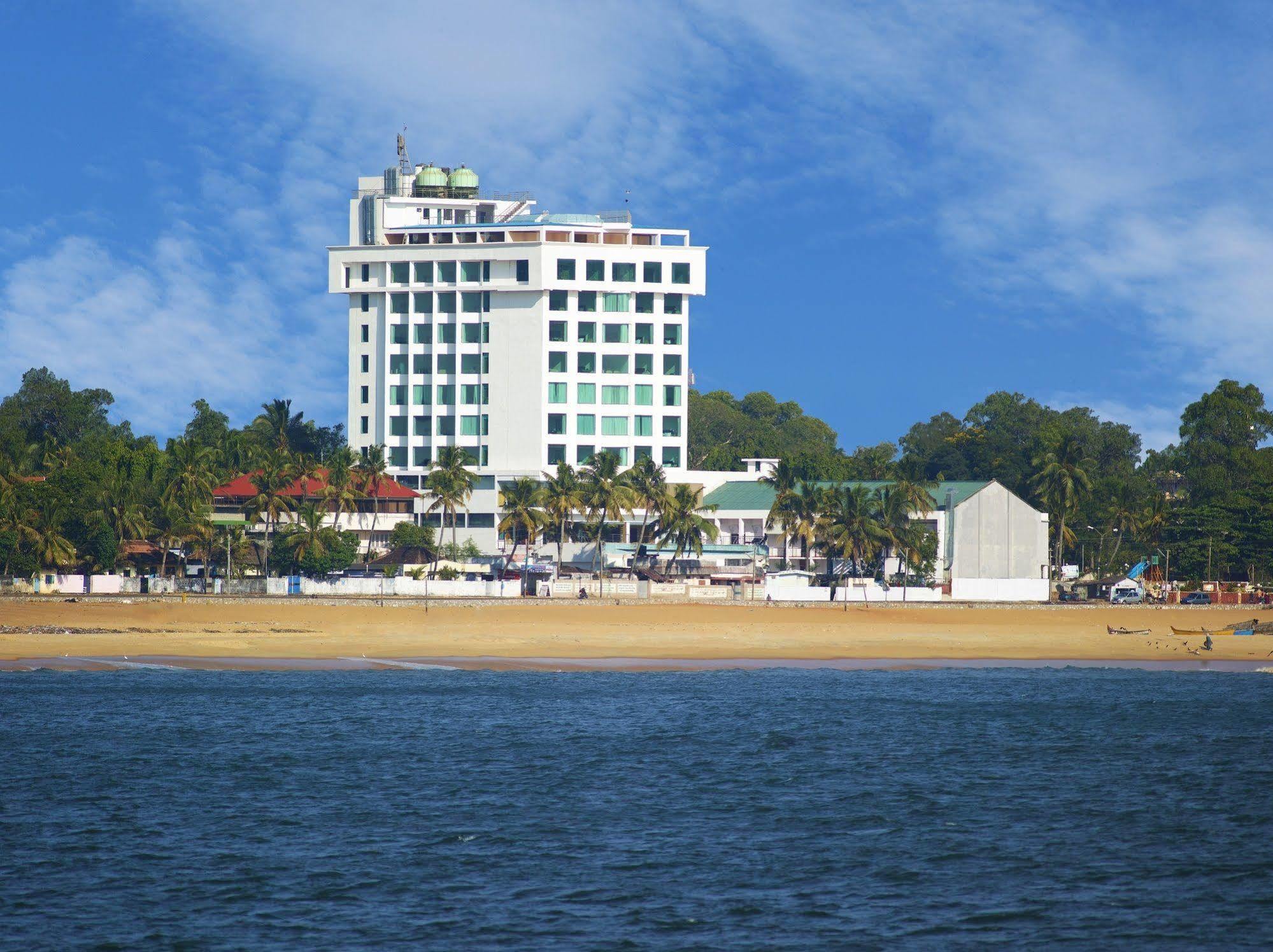 เดอะกุยลอนบีชโฮเต็ลแอนด์คอนเวนชั่นเซ็นเตอร์ Hotel โกลลัม ภายนอก รูปภาพ